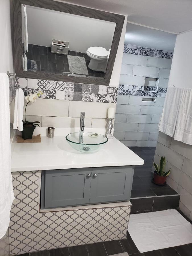 Hill Retreat - Kingston Hotel Ngoại thất bức ảnh